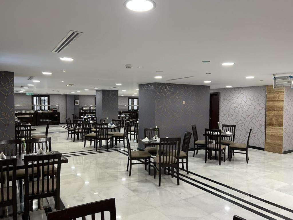 Hotel Al Ansar Golden Tulip à Médine Extérieur photo